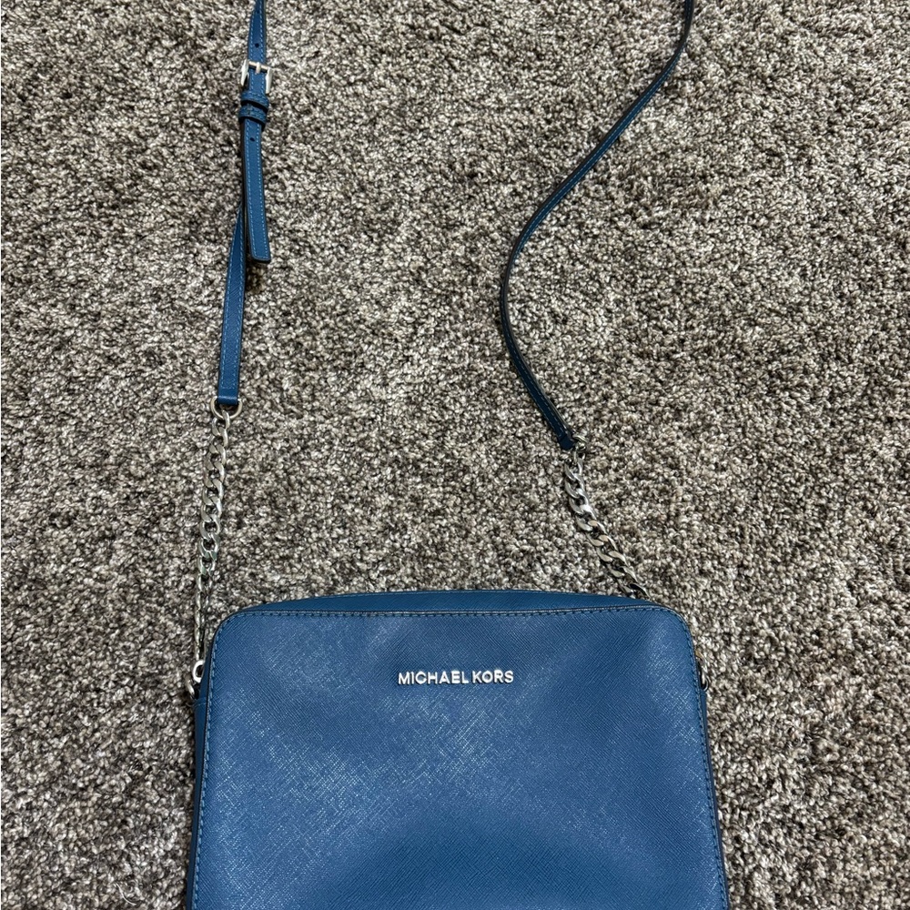 Michael Kors Blue Crossbody Bag Sleek Design